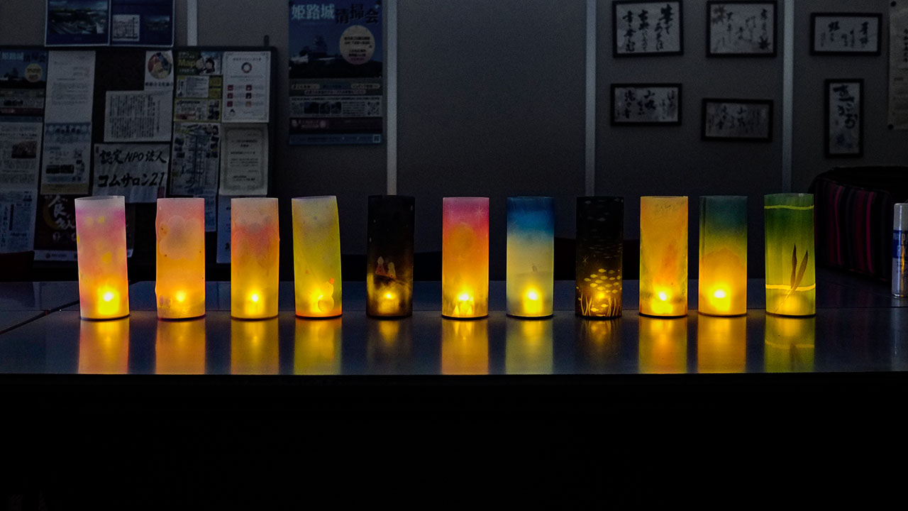 組み立ててランタンにしたもの